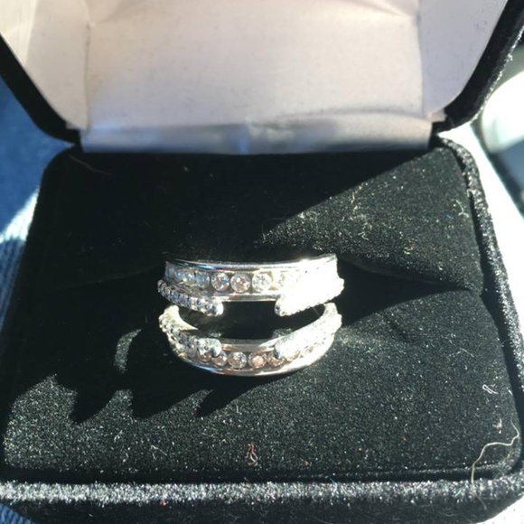 Jewelry - 14K WG Diamond Accent Band